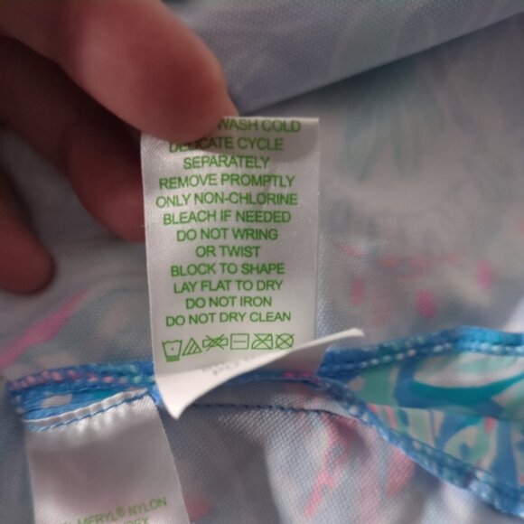 Lilly Pulitzer UPF 50+ ChillyLilly Karina Tunic Pink Blue Paisley Print Size Sm - Picture 6 of 7